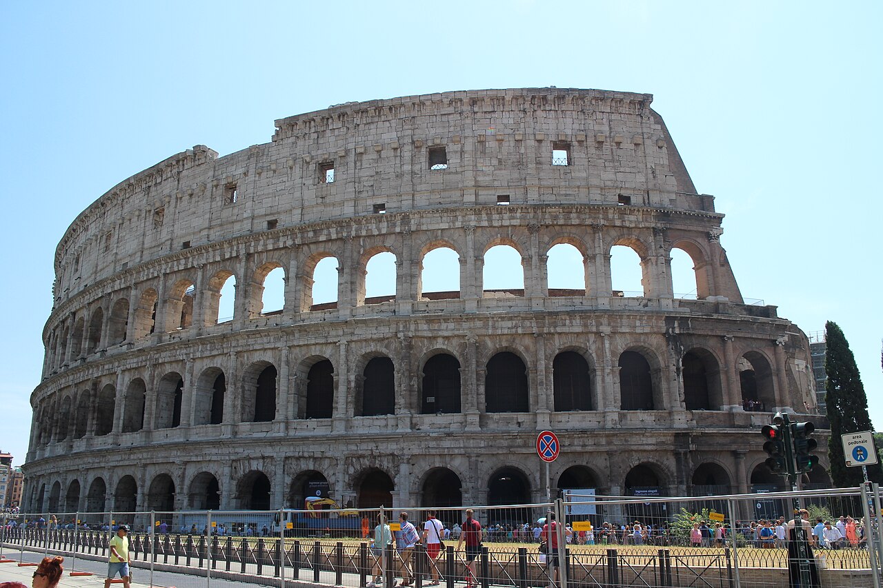 El exterior del Coliseo de Roma, fotografía de 2015