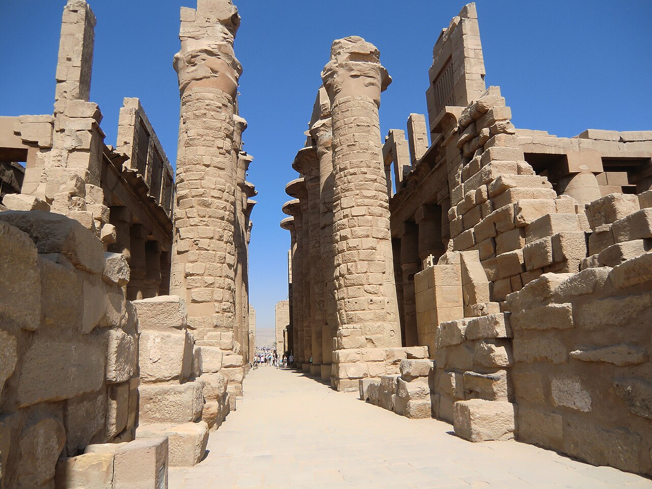 Columnas de la Gran Sala Hipóstila de Karnak · Luxor